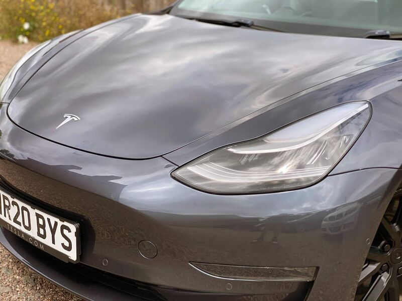 TESLA MODEL 3