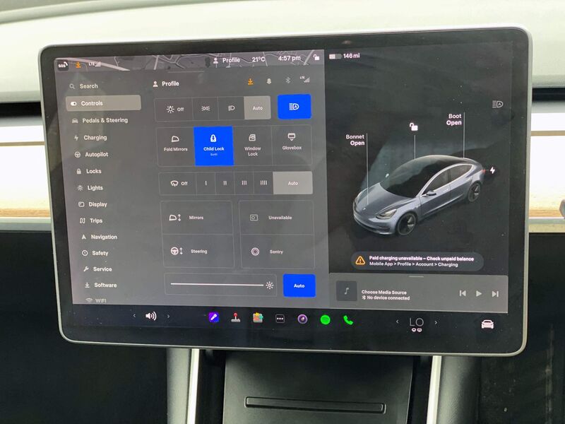 TESLA MODEL 3
